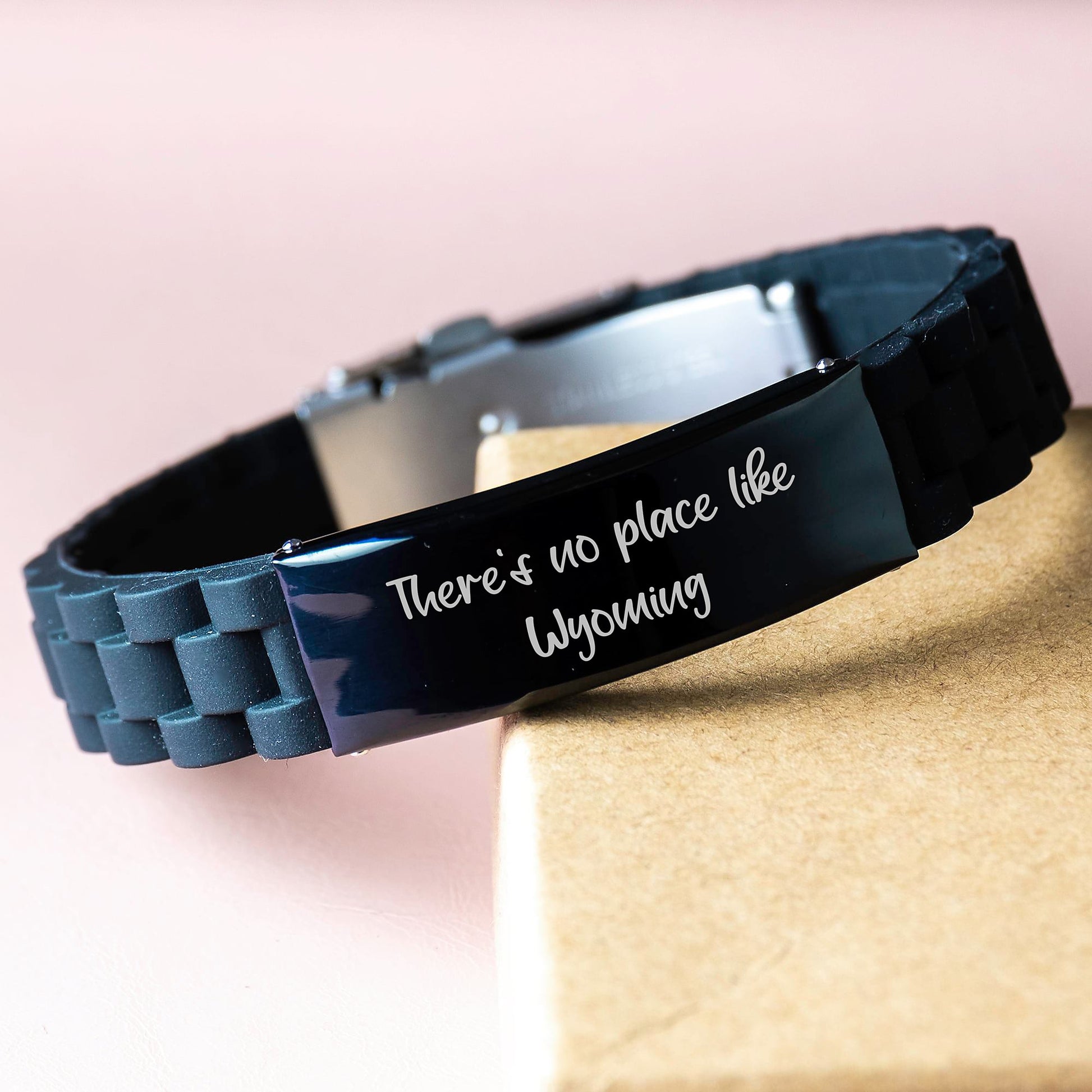 Wyoming Gifts from Friends - Glide lock Clasp Birthday Quote 'There's No Place Like Wyoming' - Adjustable Silver Black Stainless Steel Silicone Bracelet - Image 3